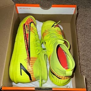 JR Superfly 8 Academy FG/MG